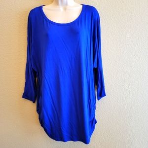 Royal blue 3/4 dolman sleeve top w ruched sides